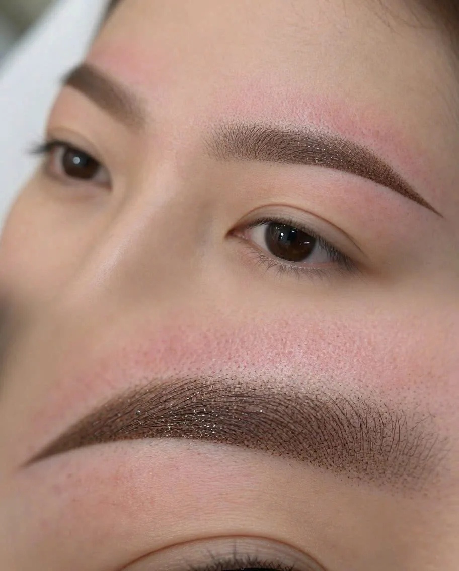 Aura Royal Brows